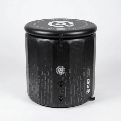 ICEO Recovery Barrel Pro met gesloten deksel, zijaanzicht met de twee wateraansluitingen