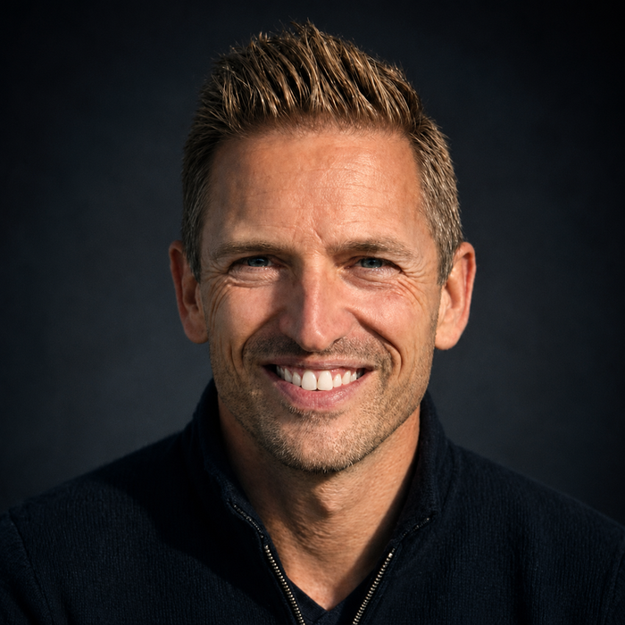 Portrait of Simon, co-founder of ICEO